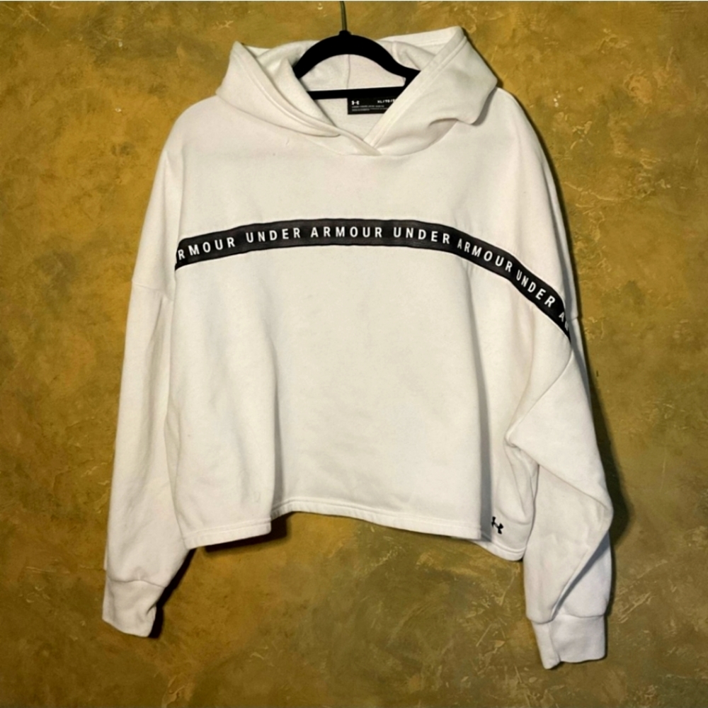 Under Armour Loose Fit Oversized Cropped Hoodie